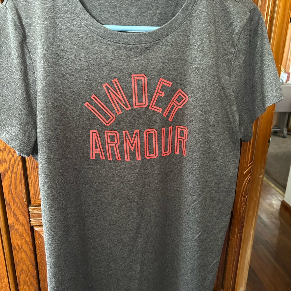 3 under armour tops